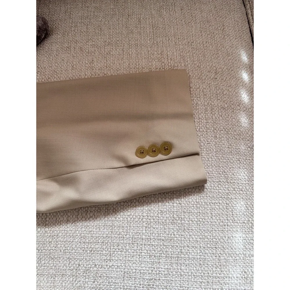 Donna Karan Signature Three Button Suit Jacket Cream Color Wool 44/38 Made Italy